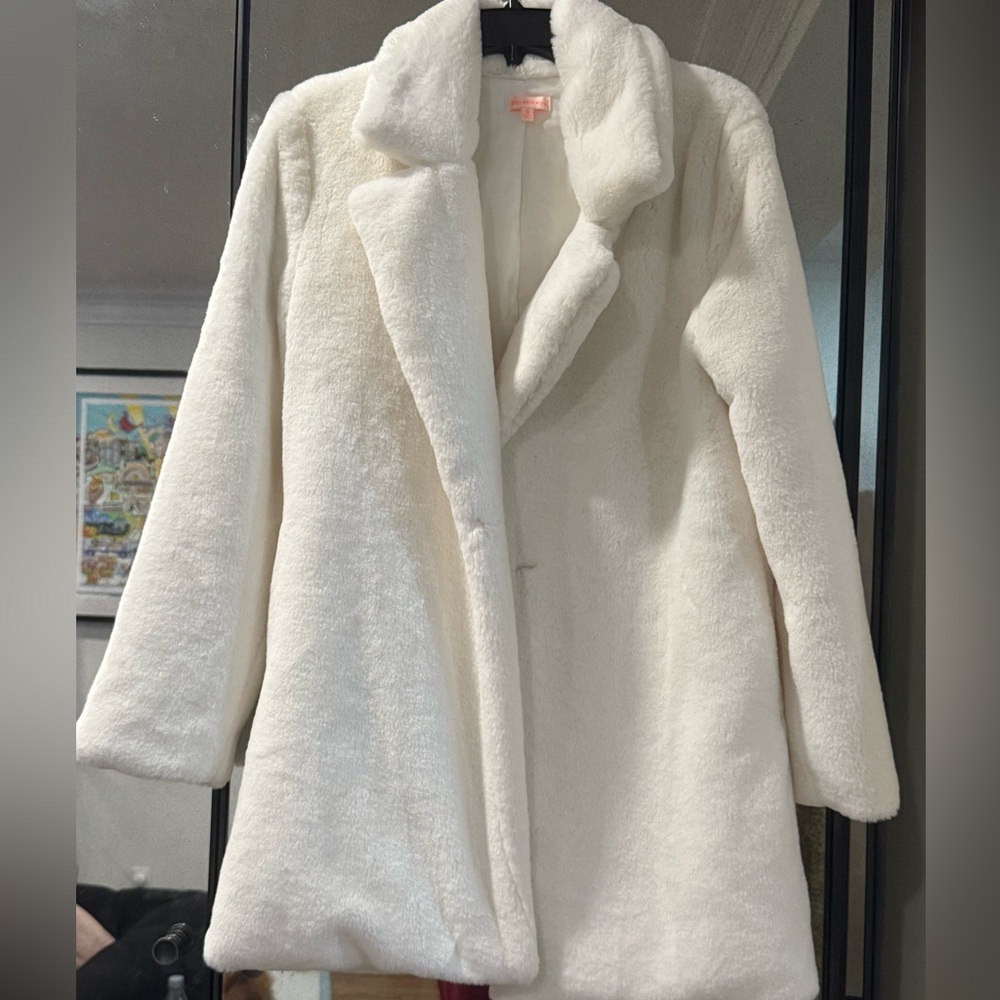 White faux fur coat xs like new